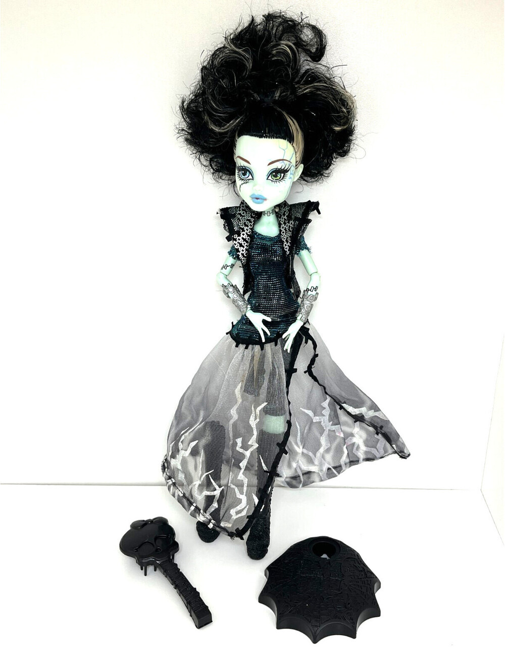 Monster High Ghouls Rule Frankie Stein w/Accessories